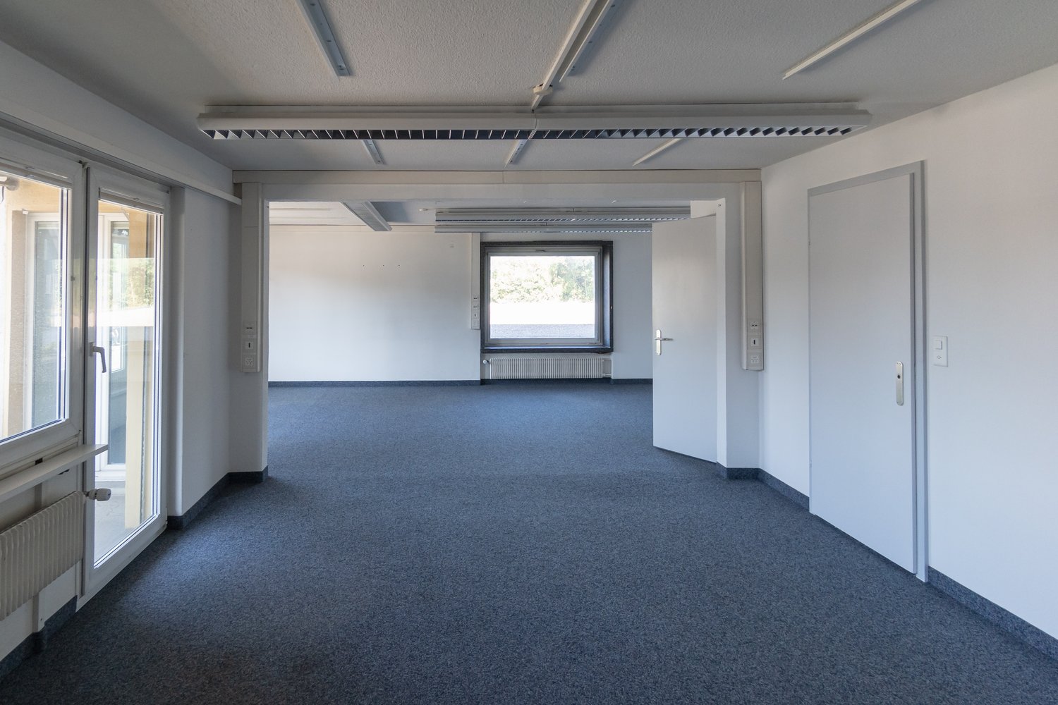 200m² commerciale, foto 2 di 9