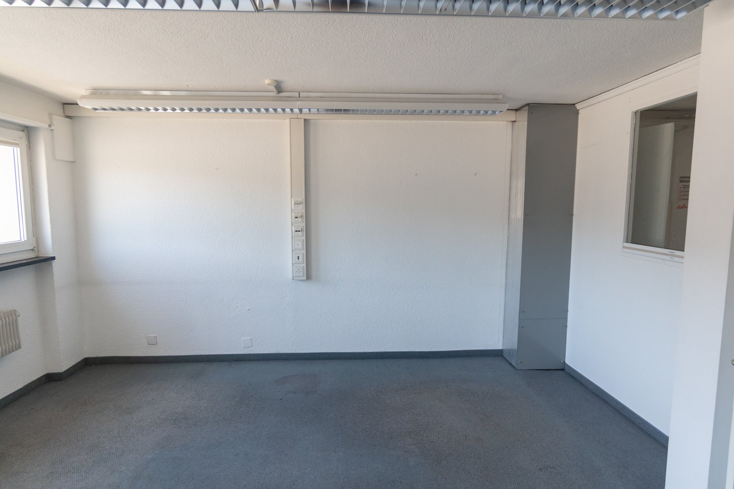 200m² commerciale, foto 1 di 9