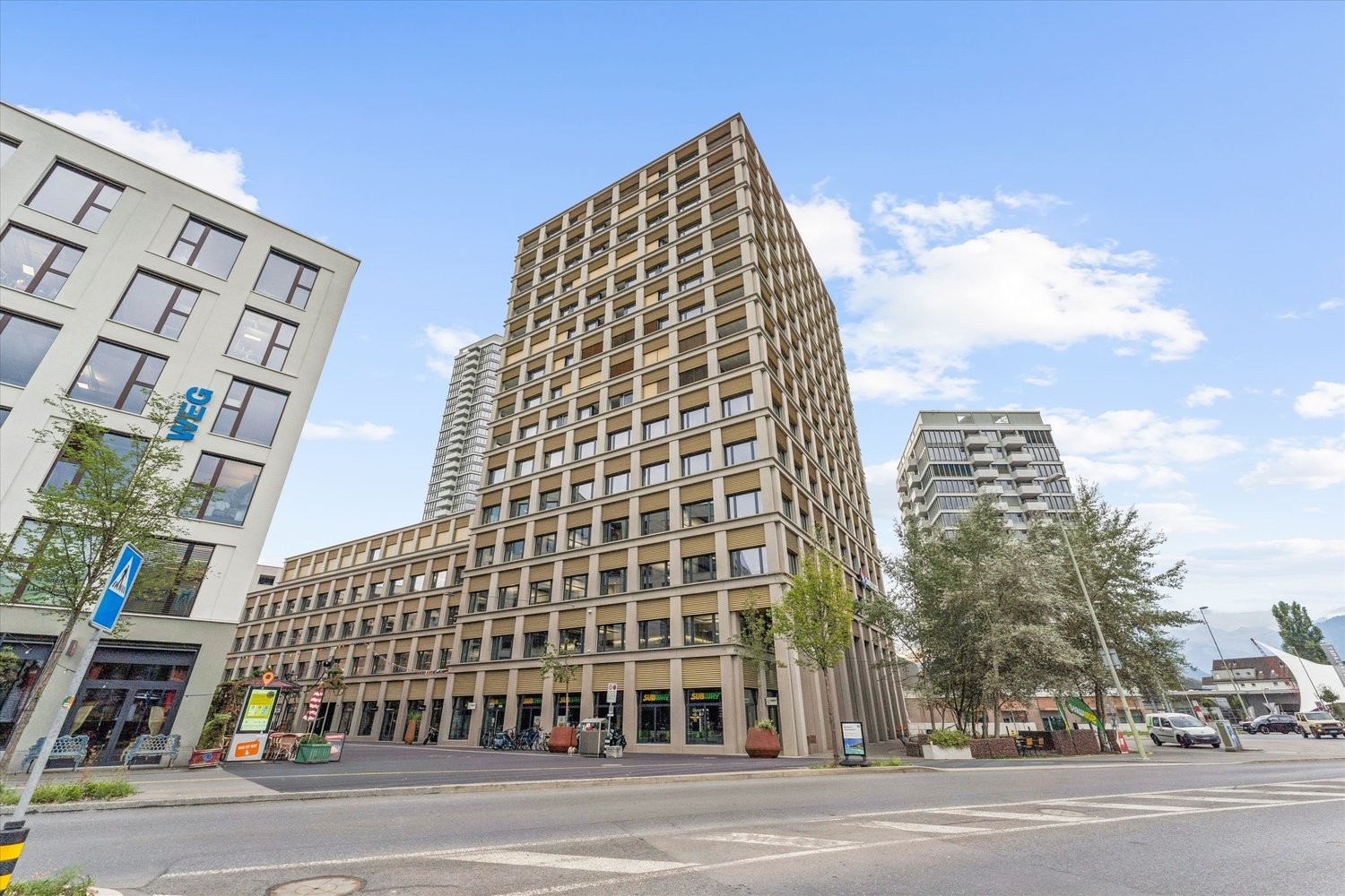 613m² office