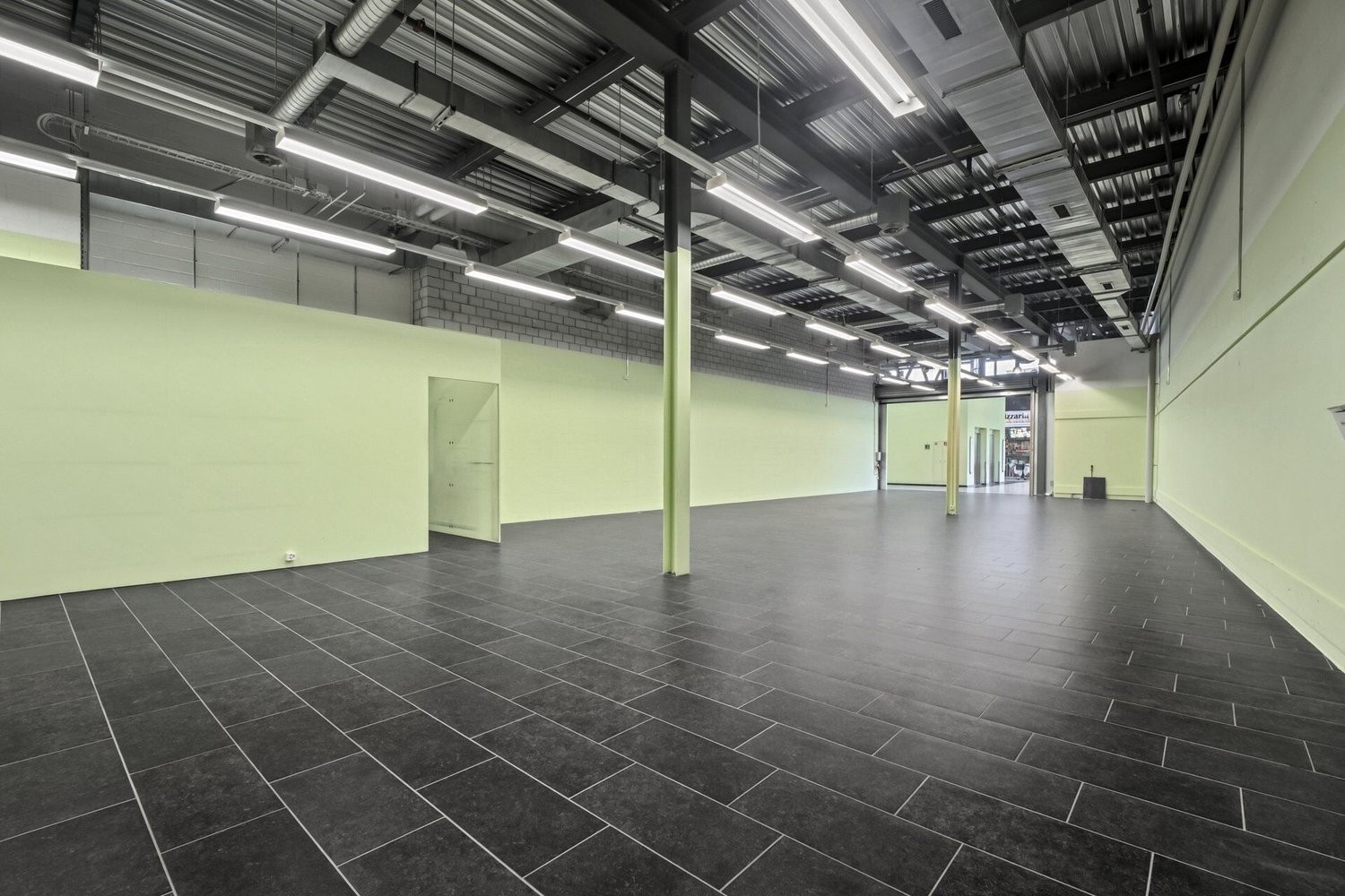 190m² negozio