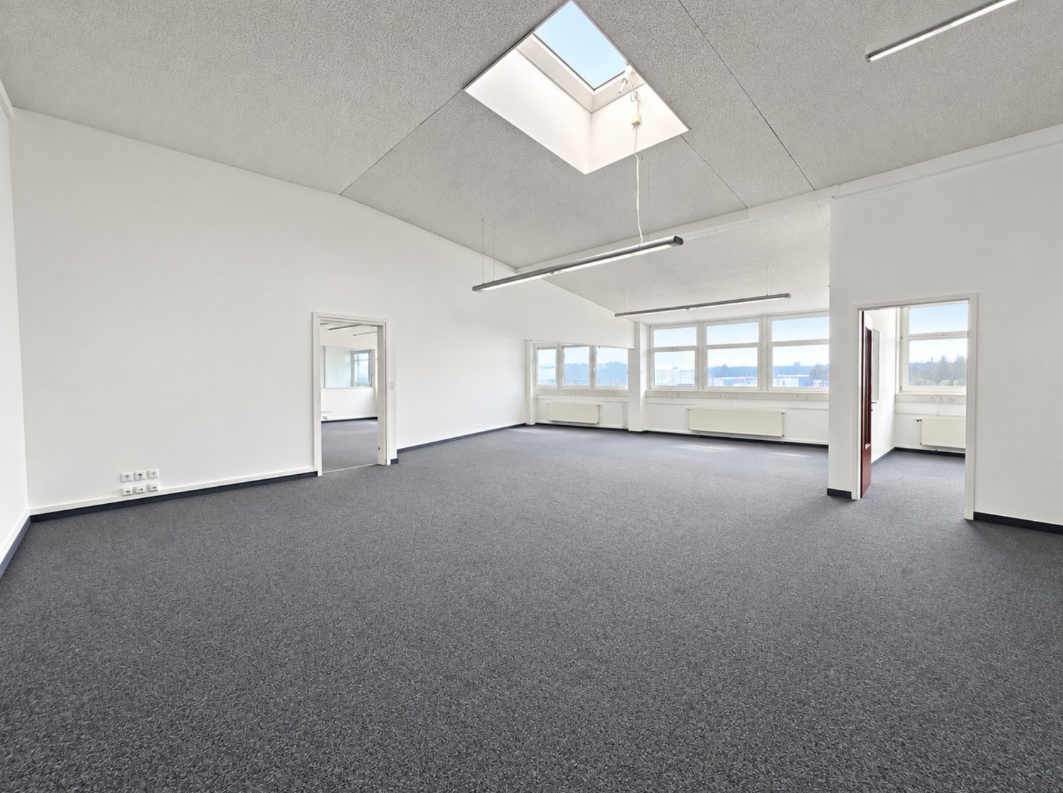 163m² office, Foto 1 von 5