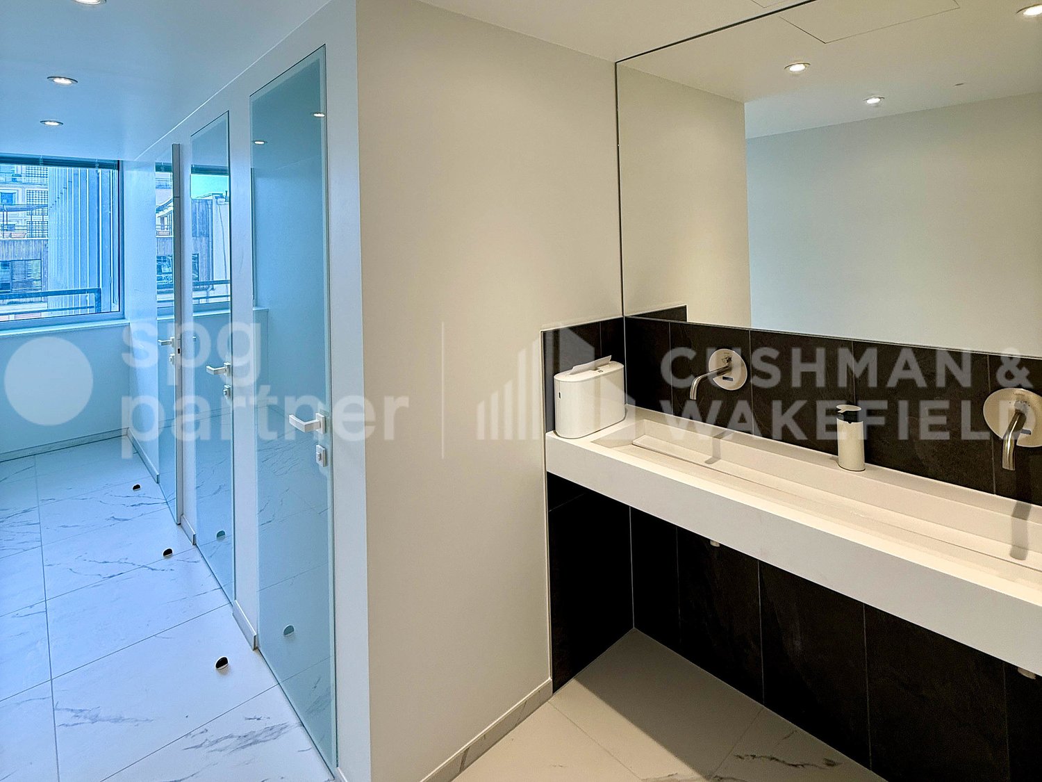 1284m² Büro