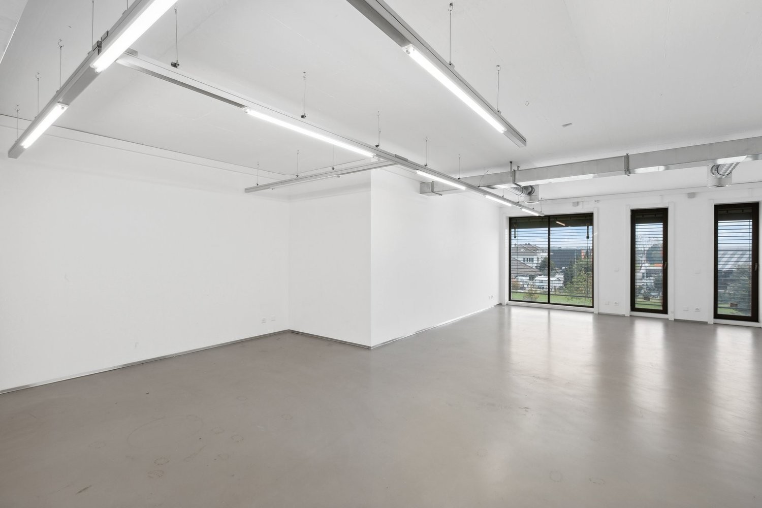 81m² Büro, Foto 2 von 2