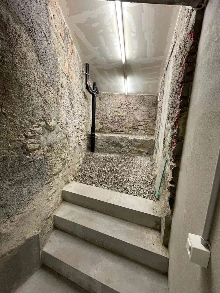 11m² commerciale, foto 1 di 3