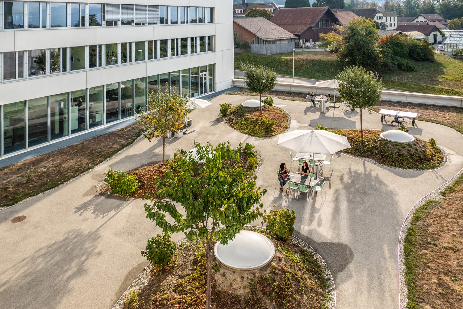 1424m² office