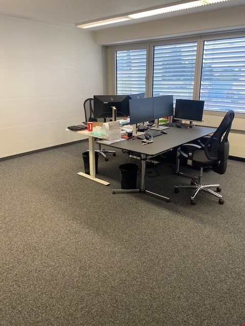80m² office