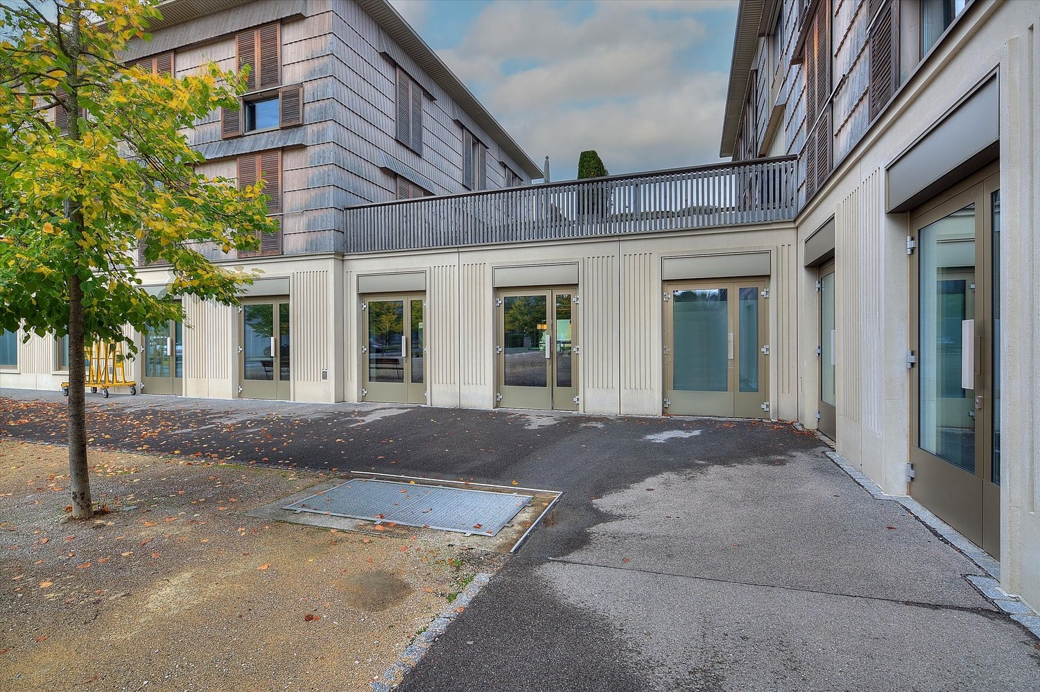366m² commercial
