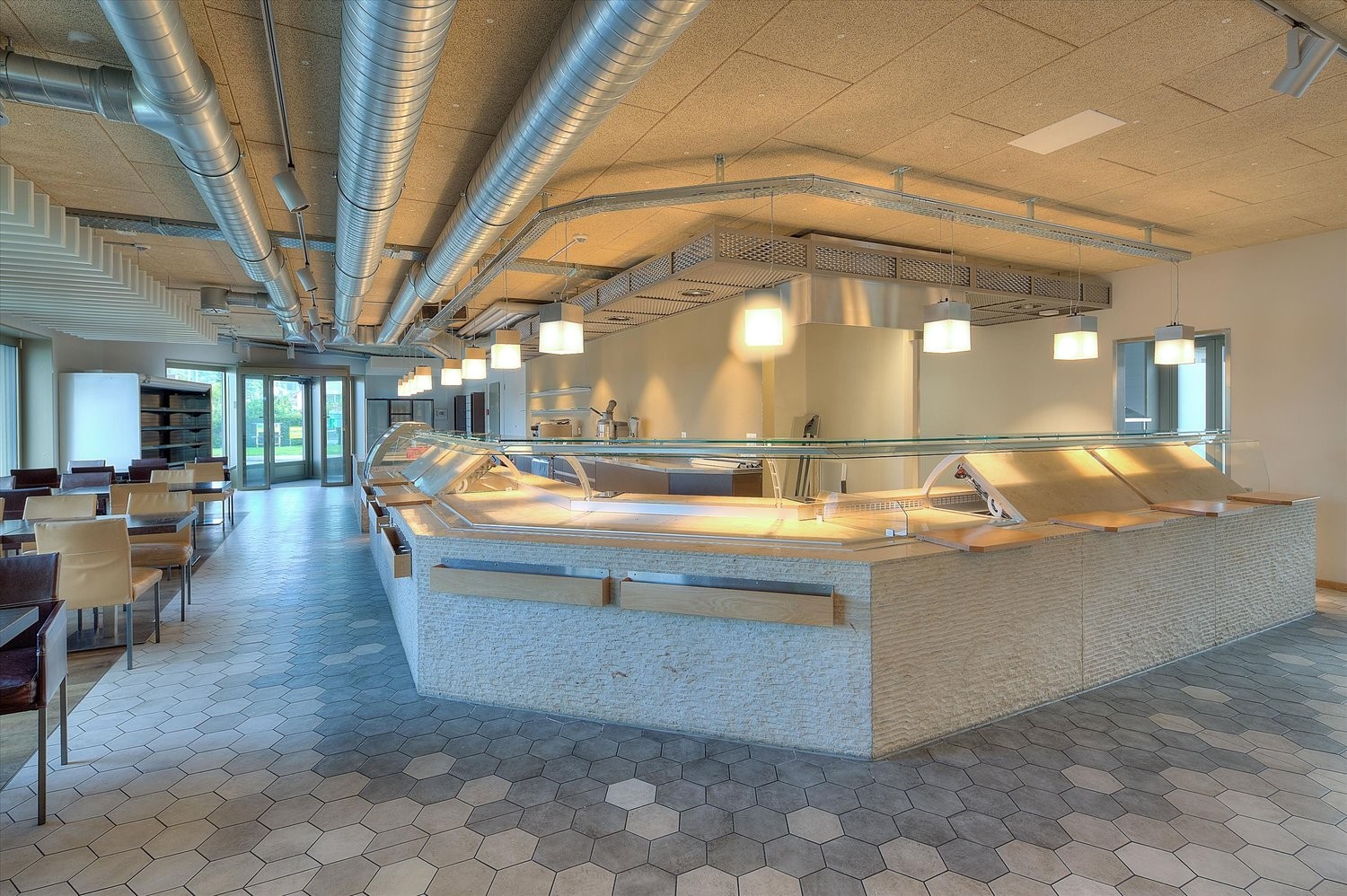 366m² commercial