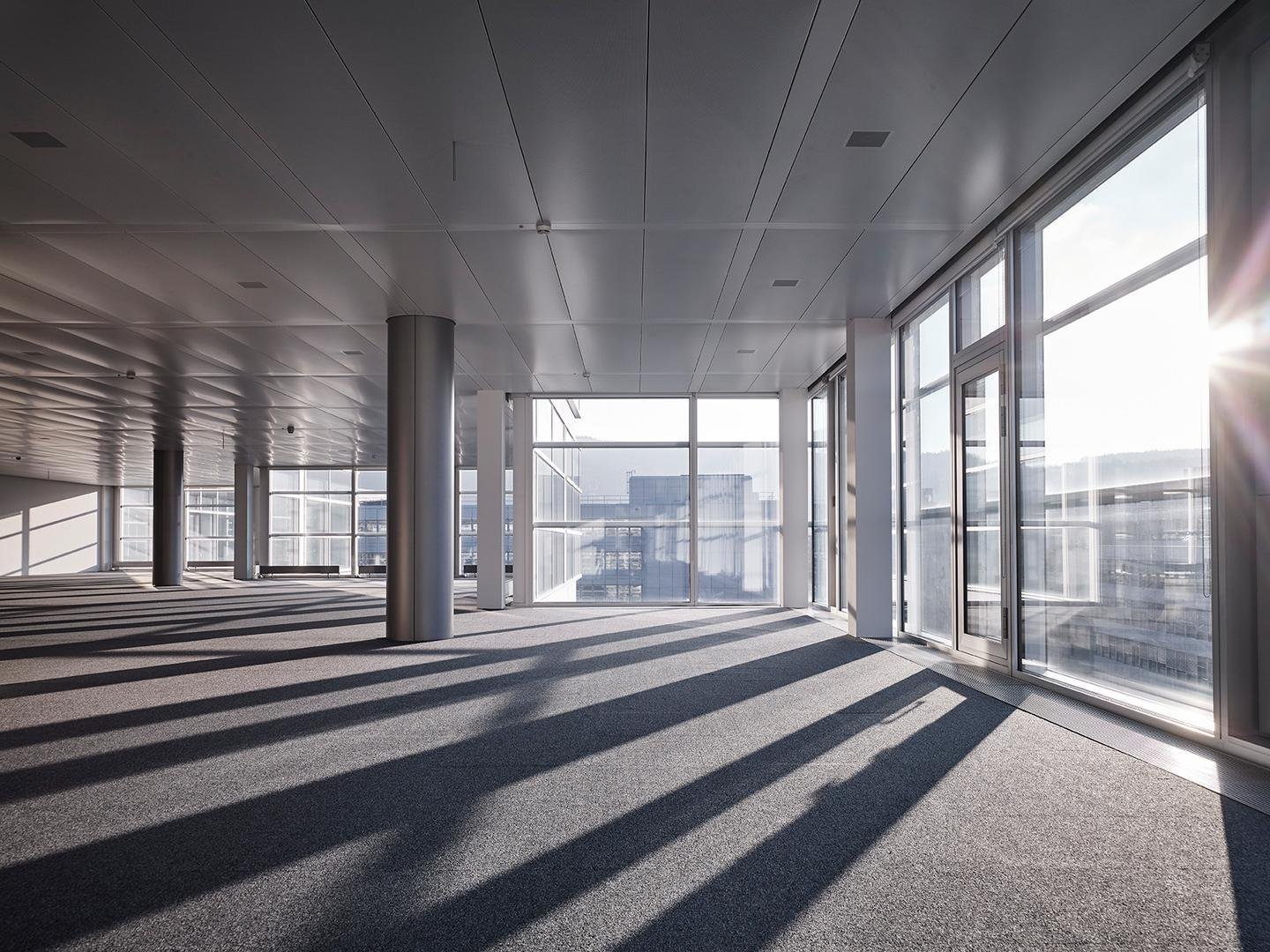 752m² office