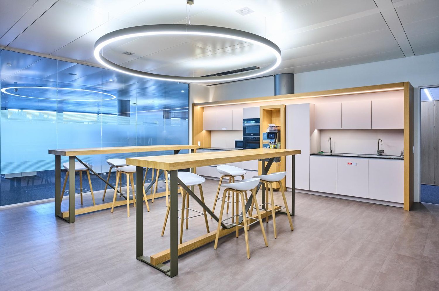 752m² office