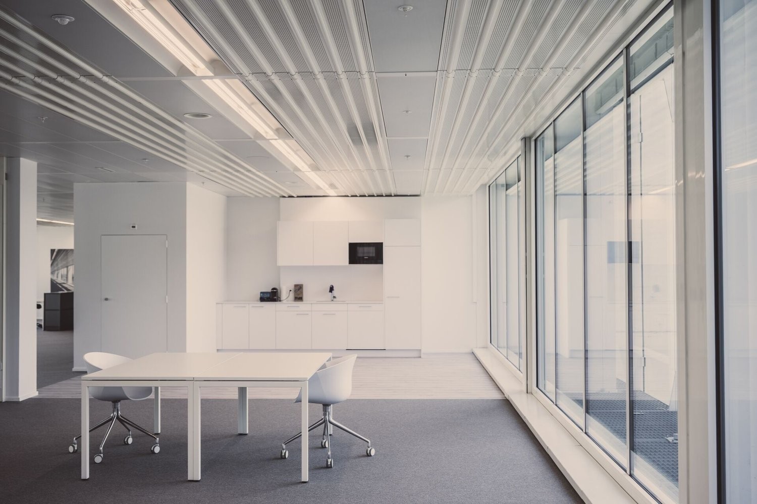 1443m² office