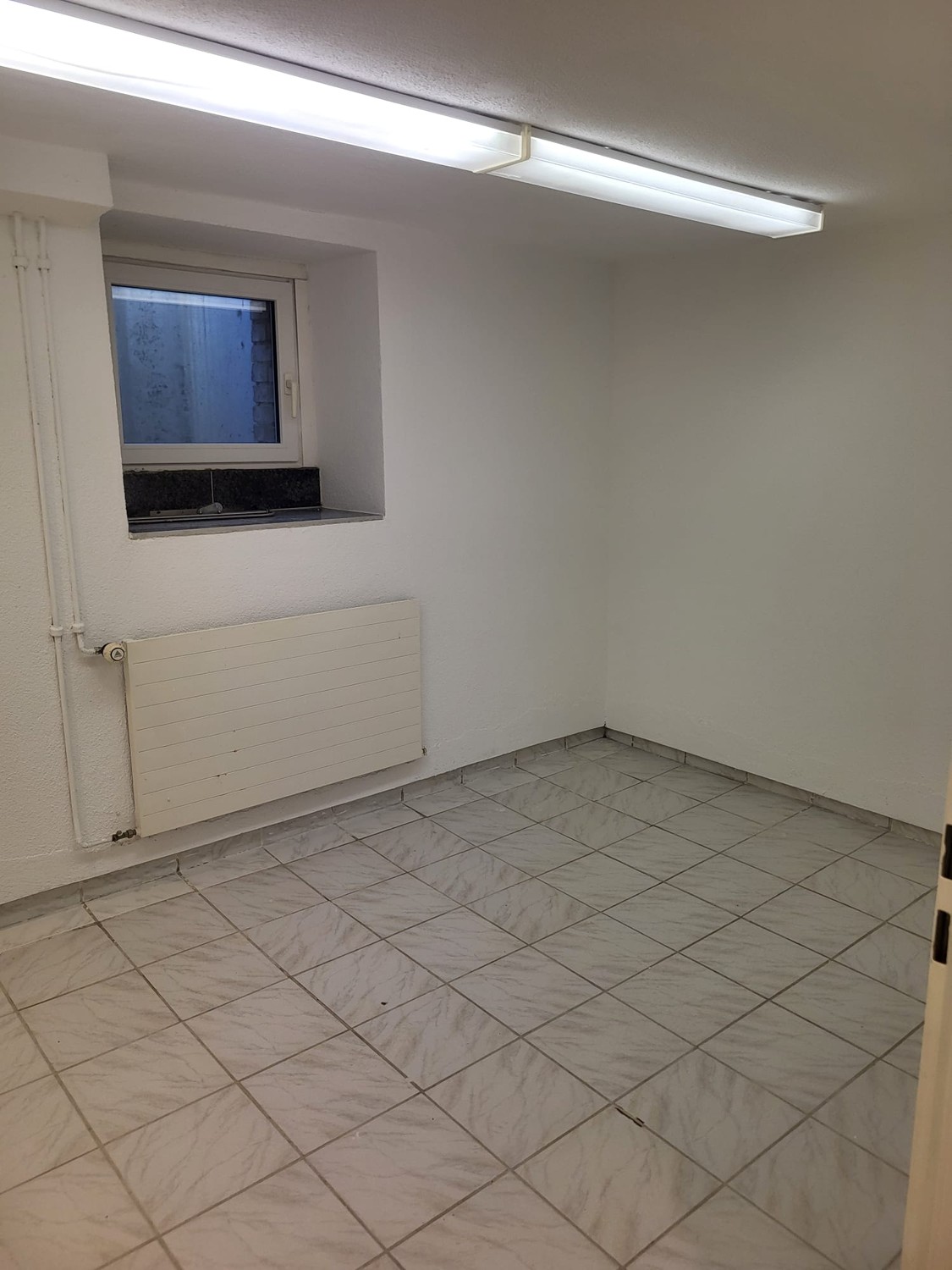 75m² commerciale, foto 6 di 8