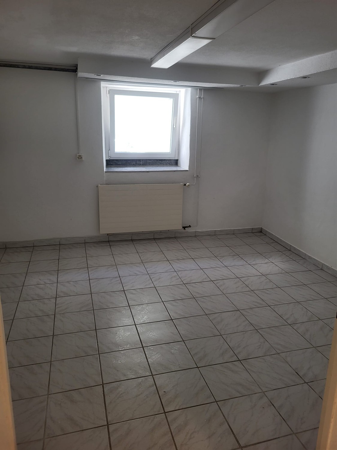 75m² commerciale, foto 7 di 8