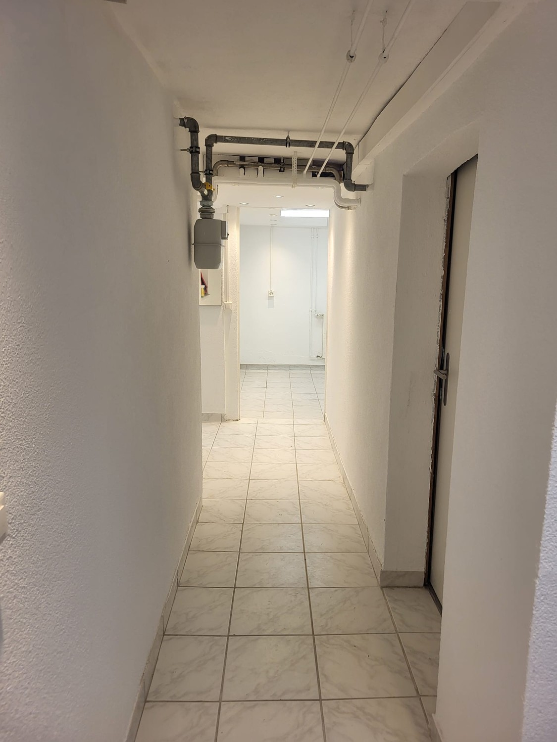 75m² commerciale, foto 4 di 8