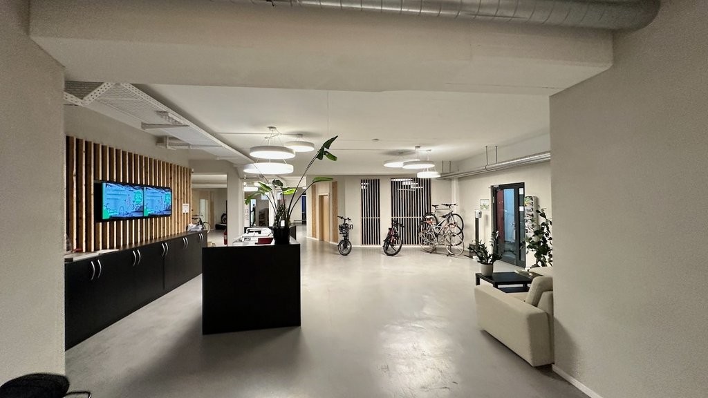872m² commercial