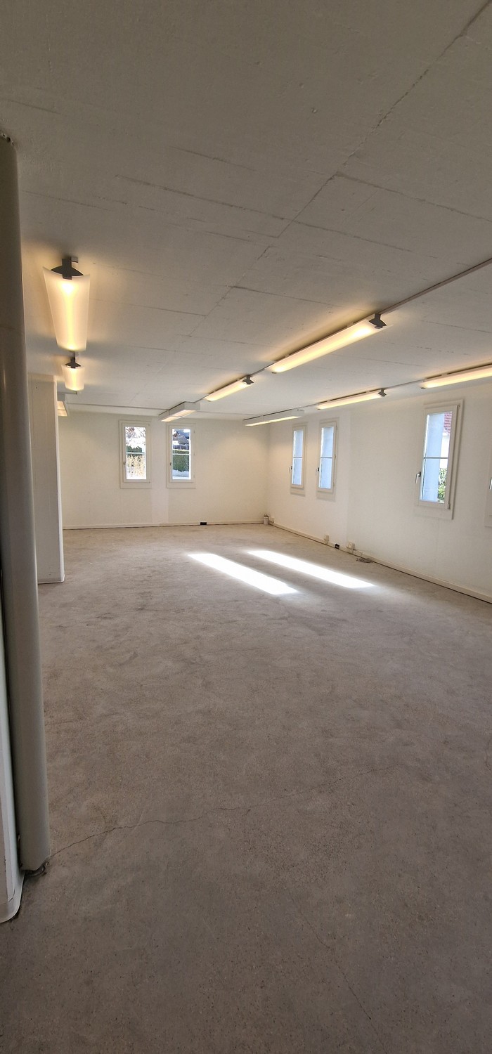 68m² office