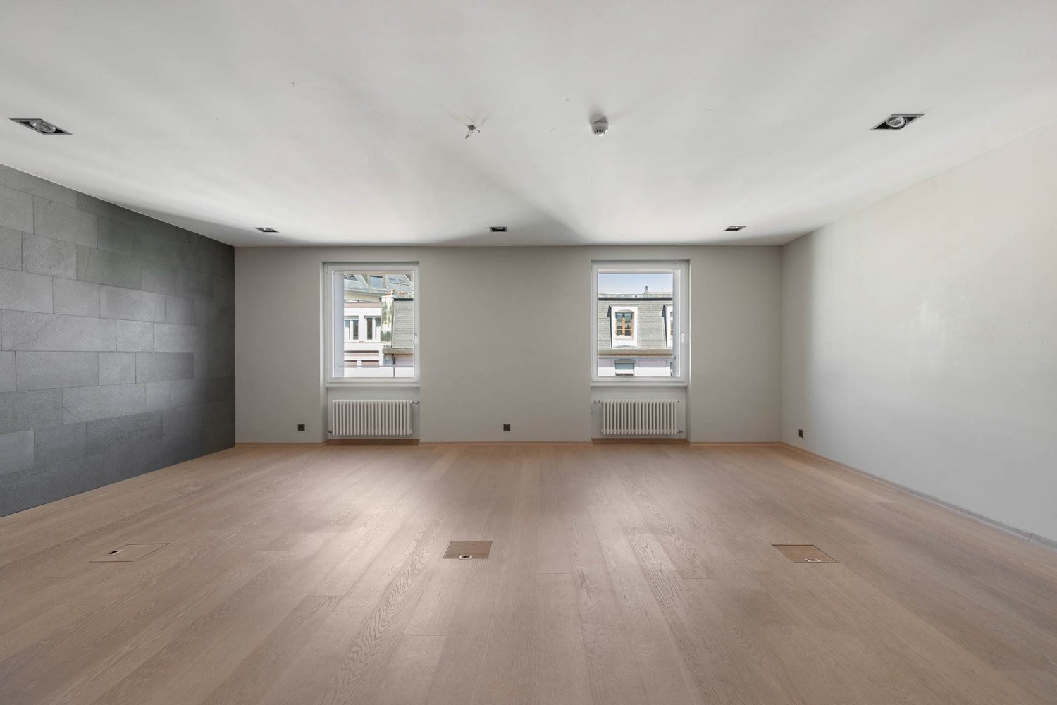 206m² Büro, Foto 2 von 10