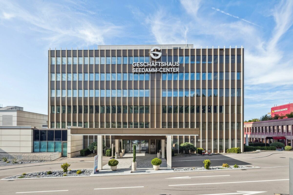 580m² office, photo 1 of 10