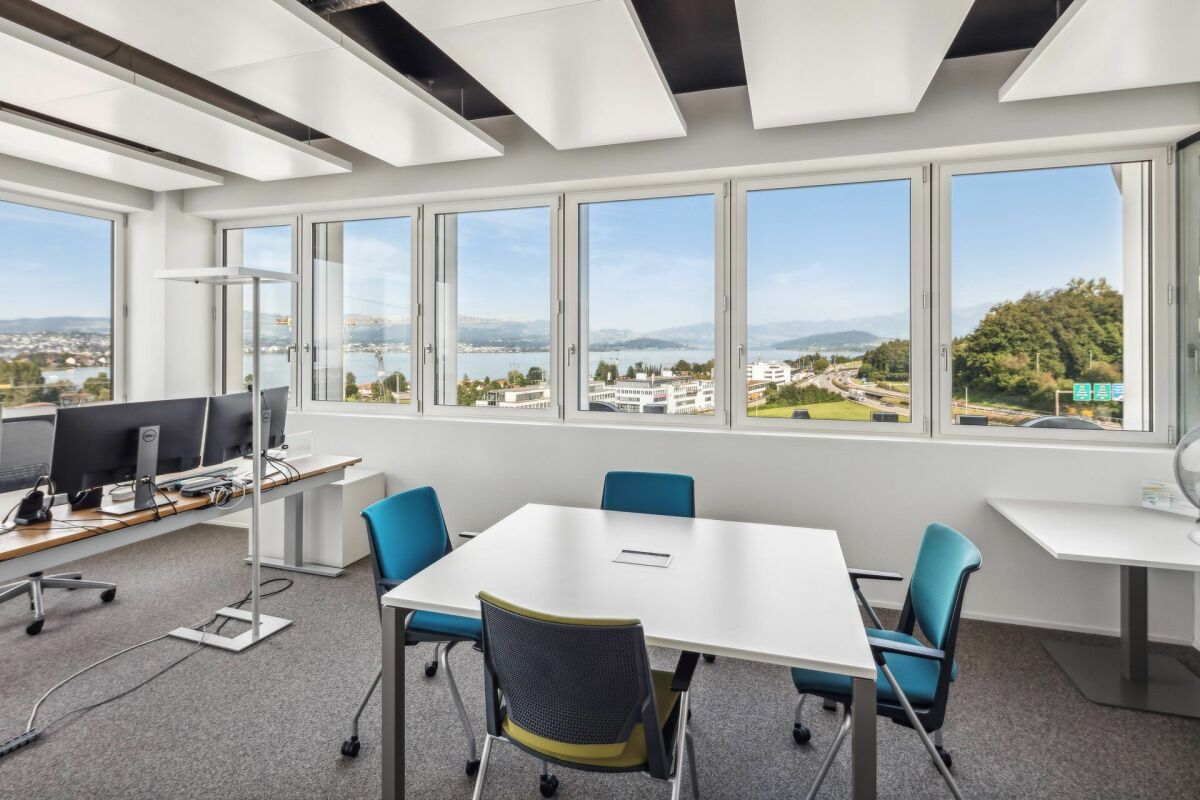 580m² office, photo 2 of 10