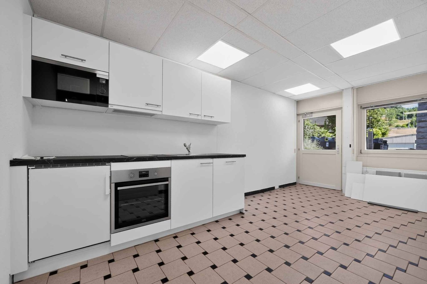 80m² Büro