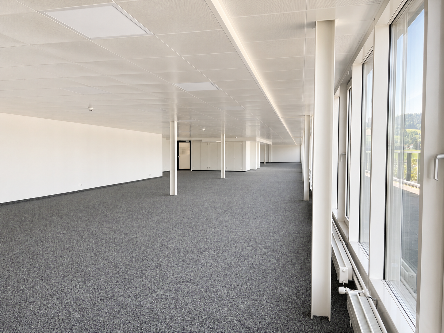 386m² office