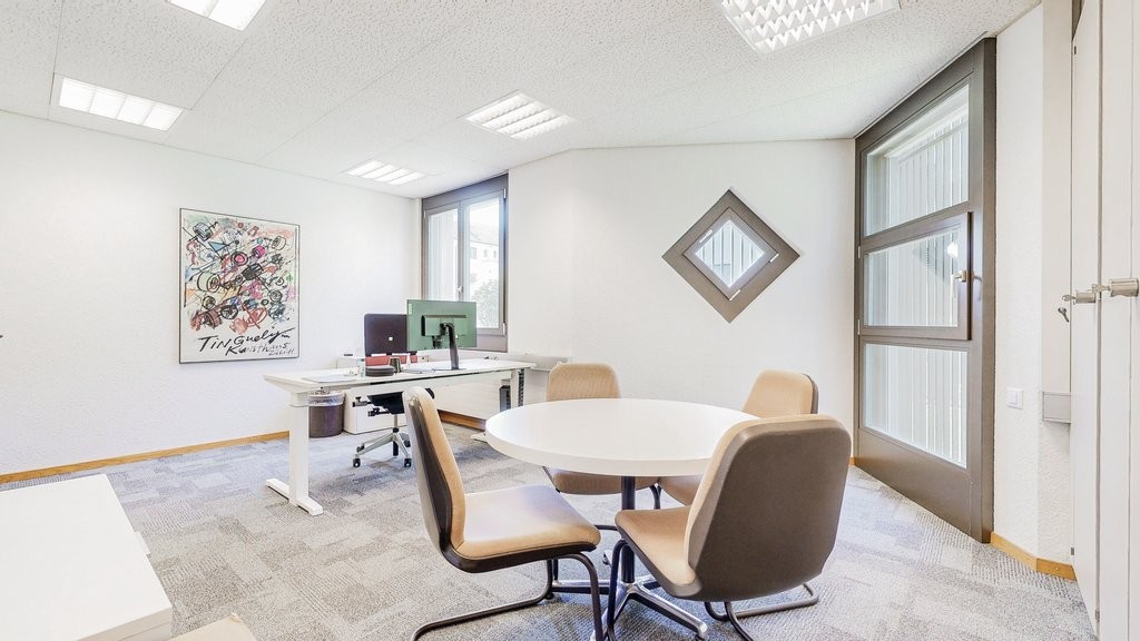 330m² office