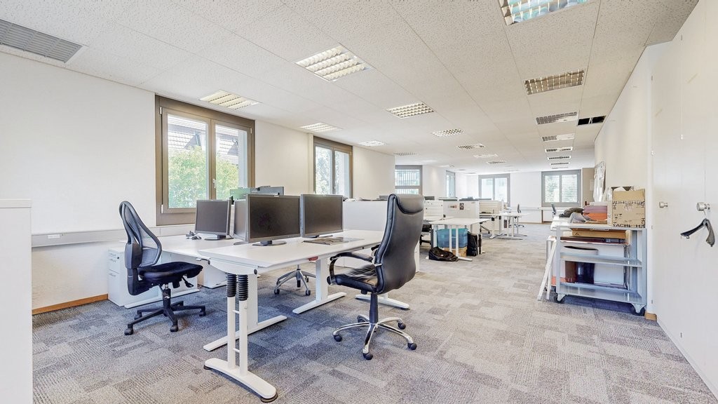 330m² office