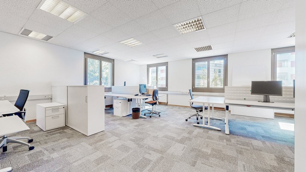 330m² office