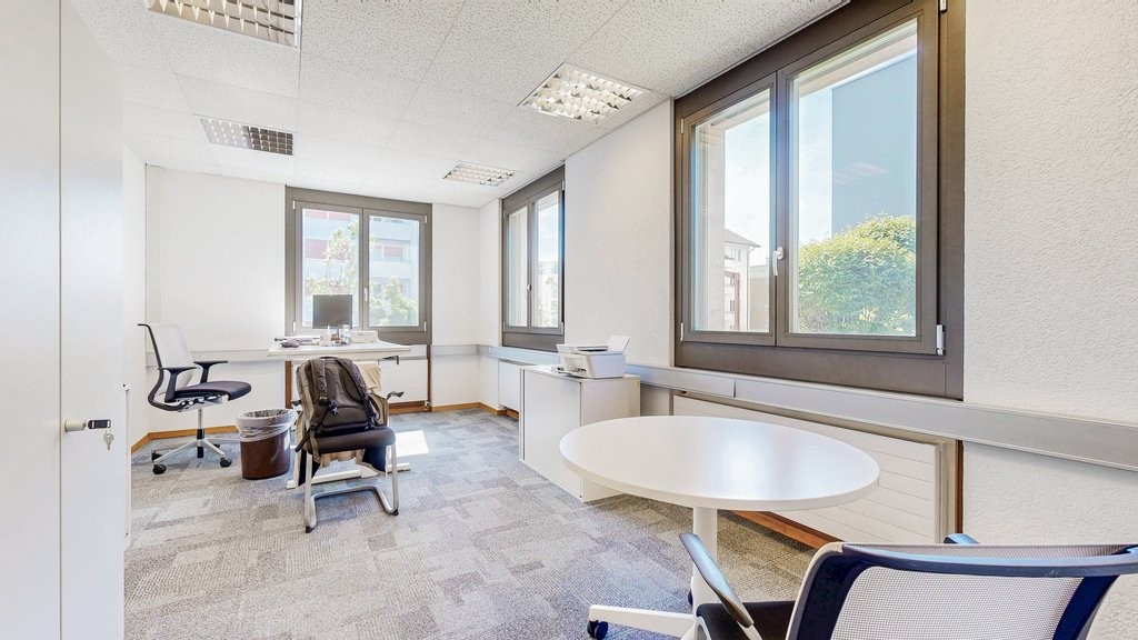 330m² office