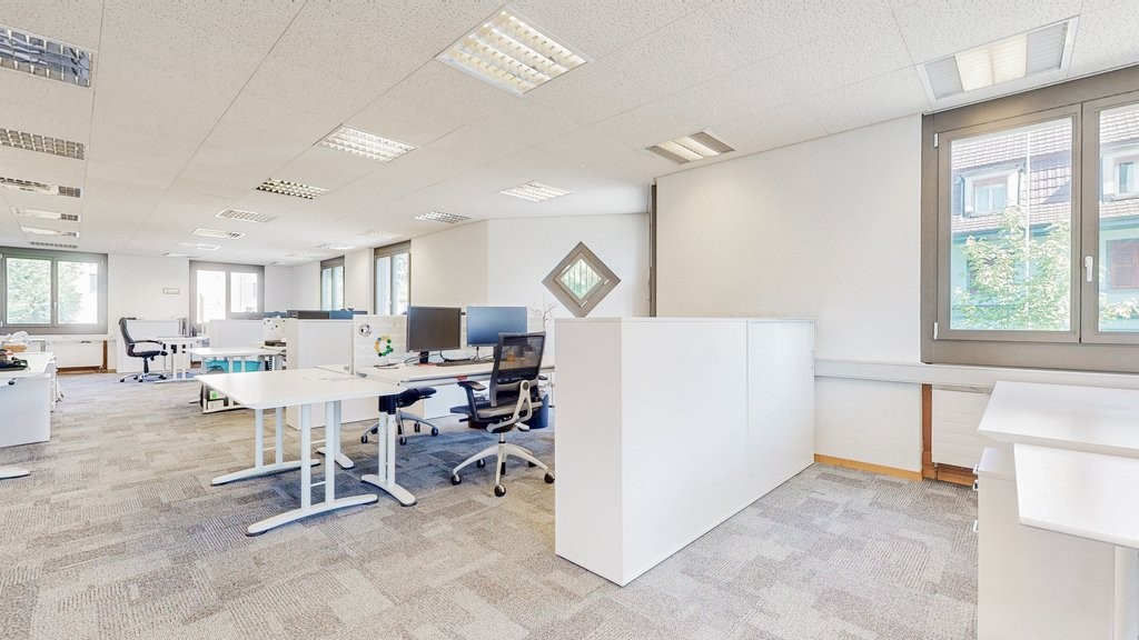 330m² office