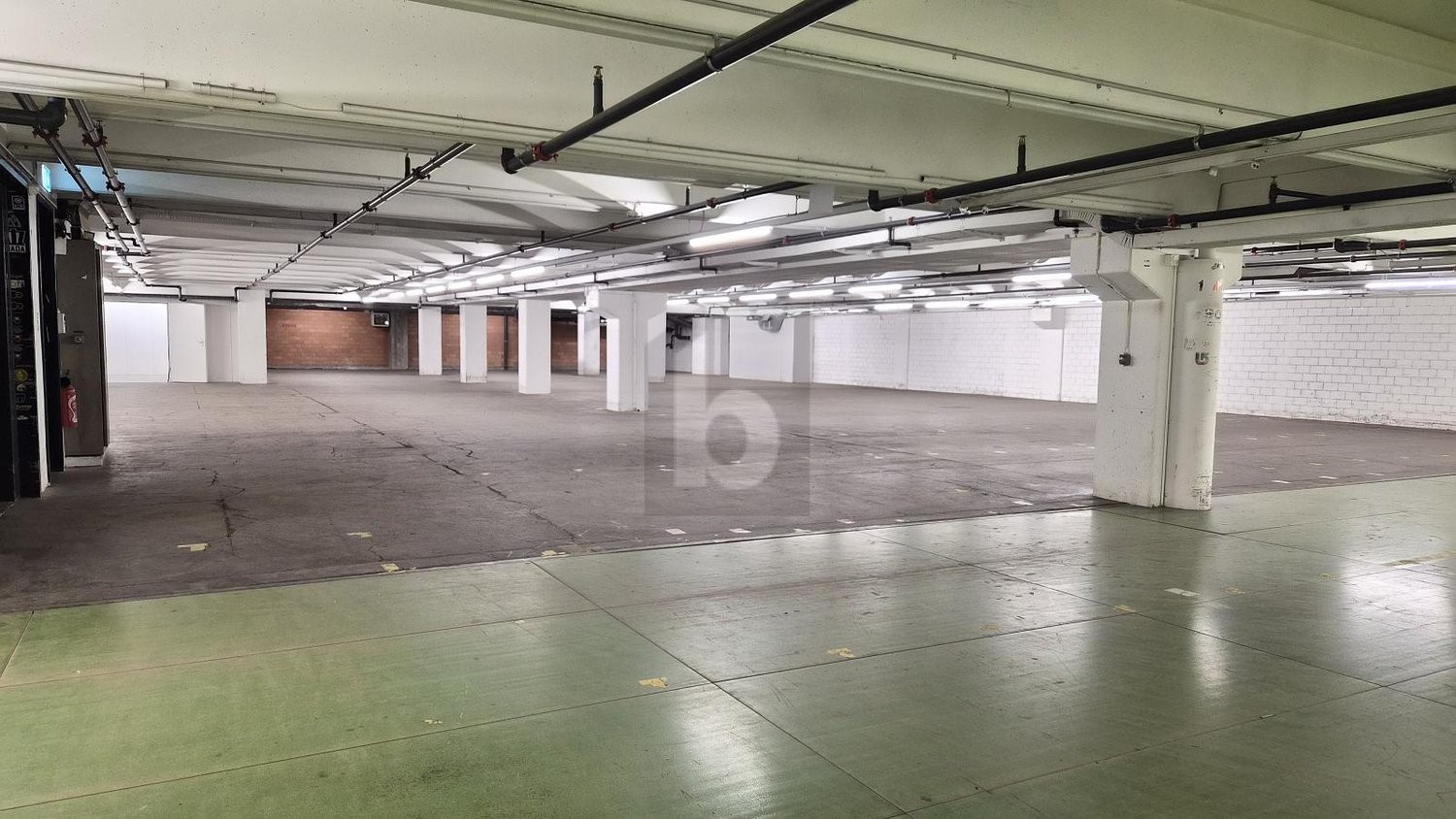 1000m² storage room