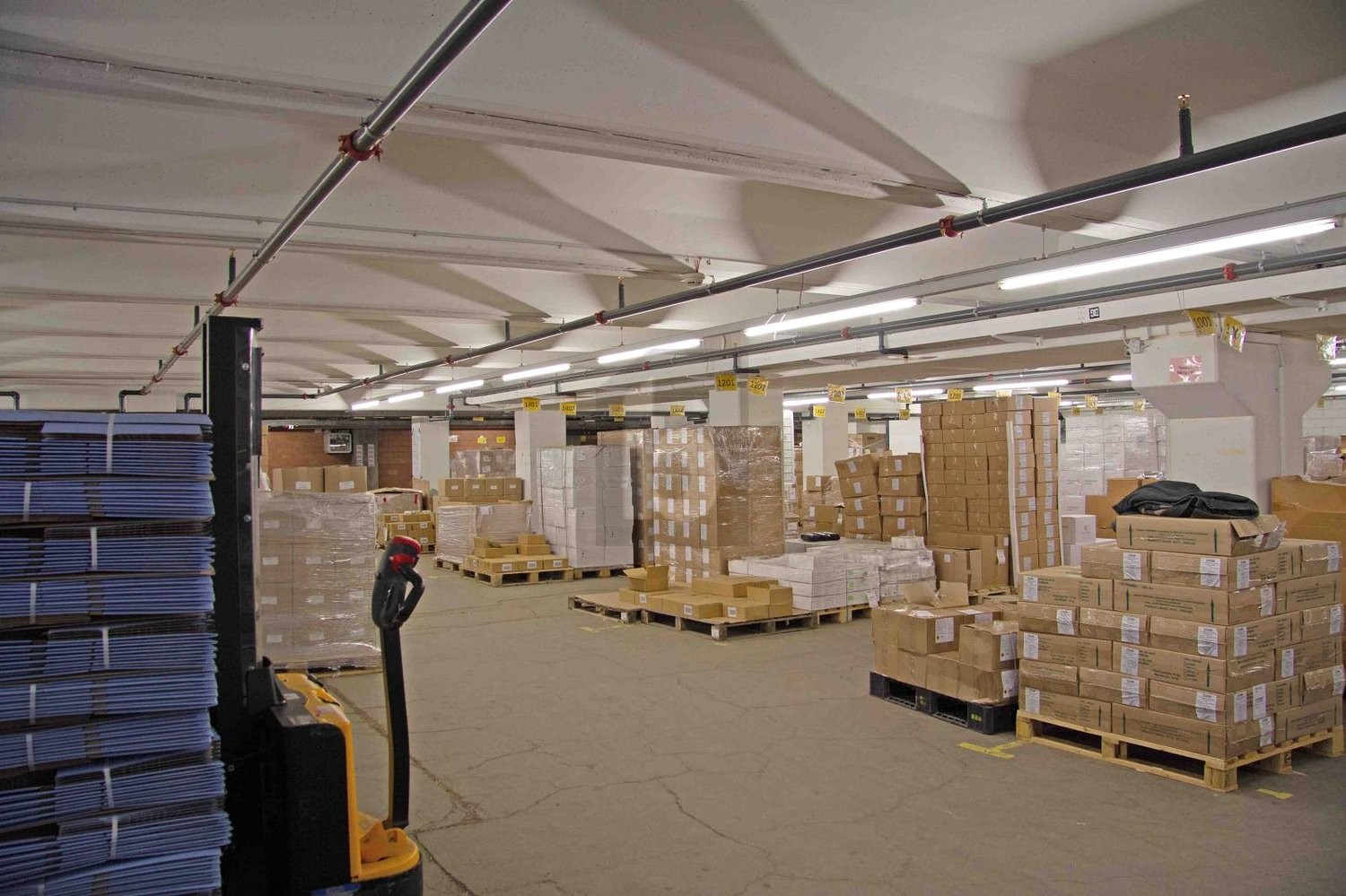 1000m² storage room