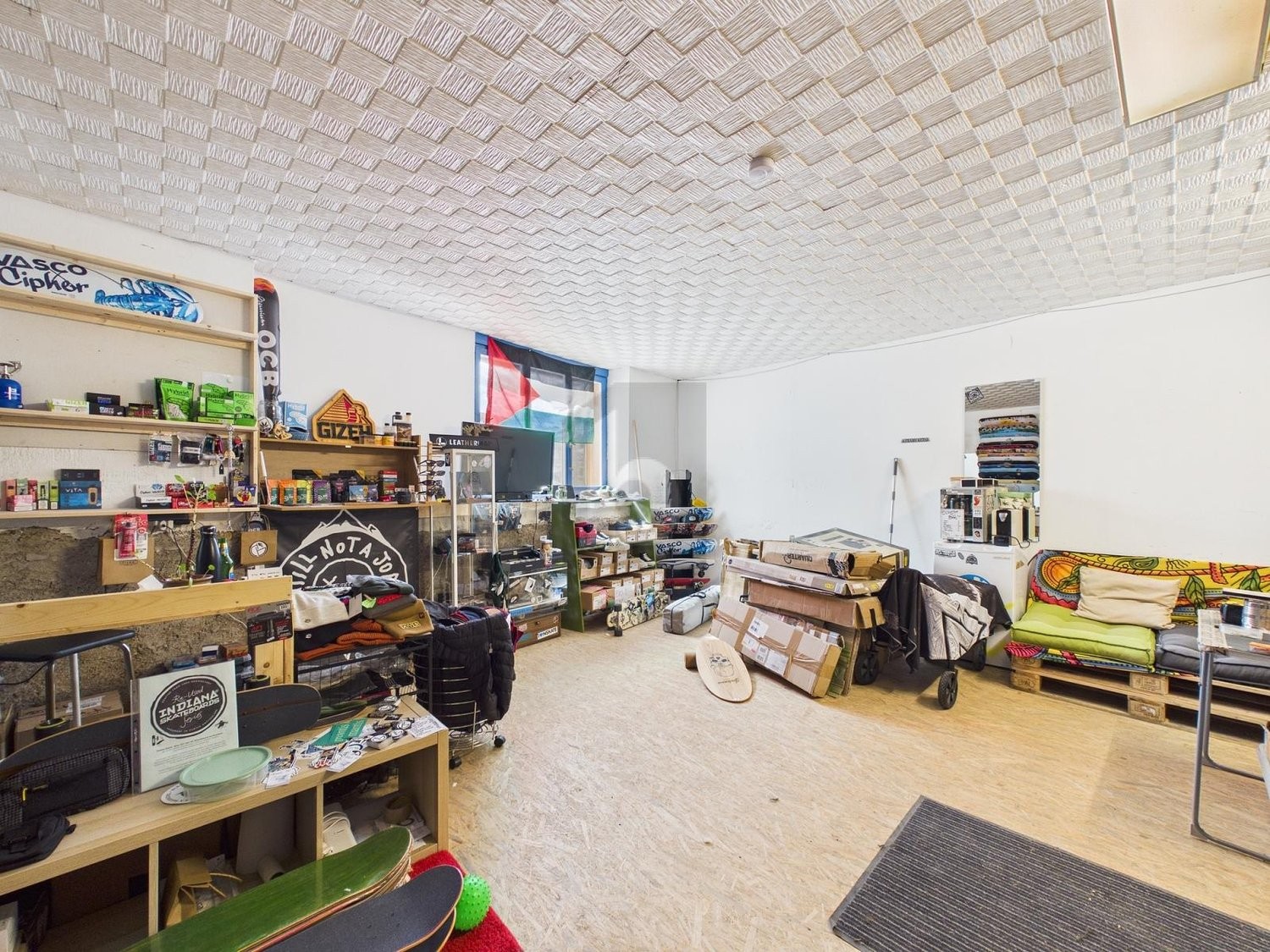 27m² office