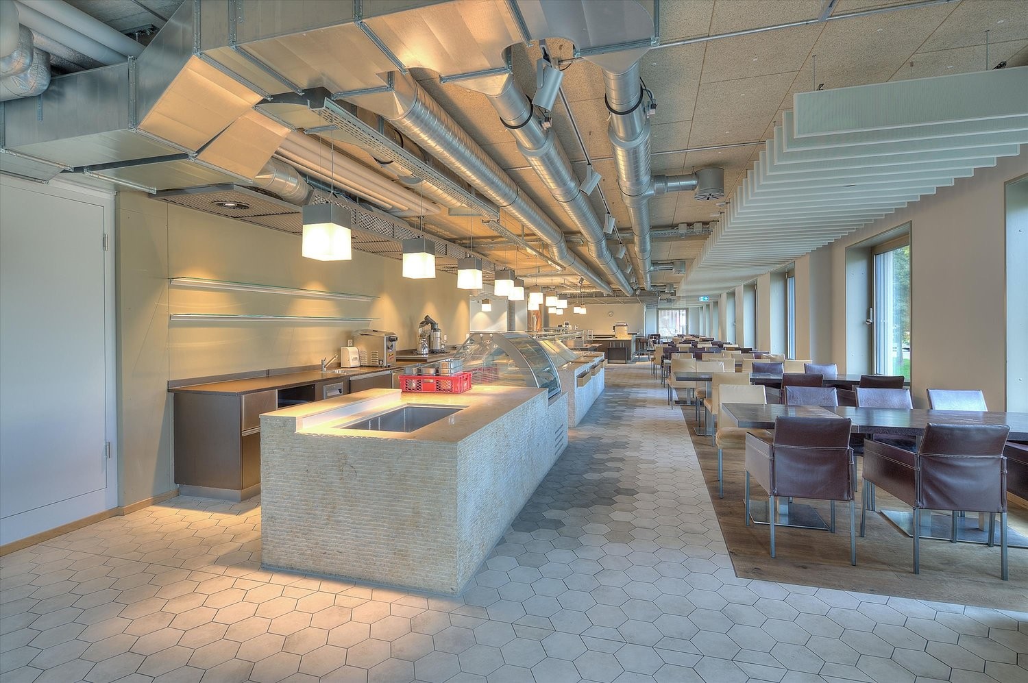 124m² commercial
