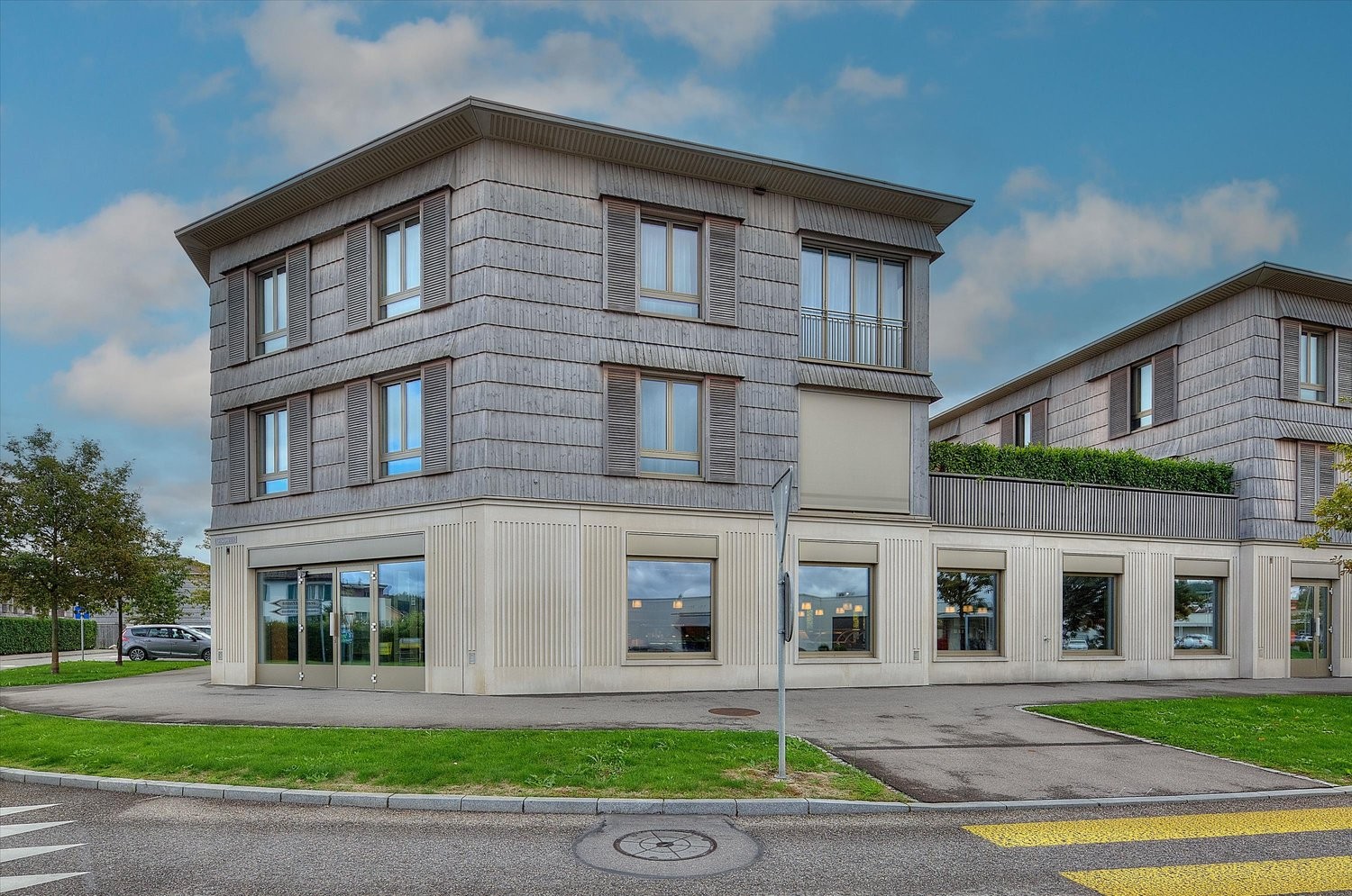 124m² commercial