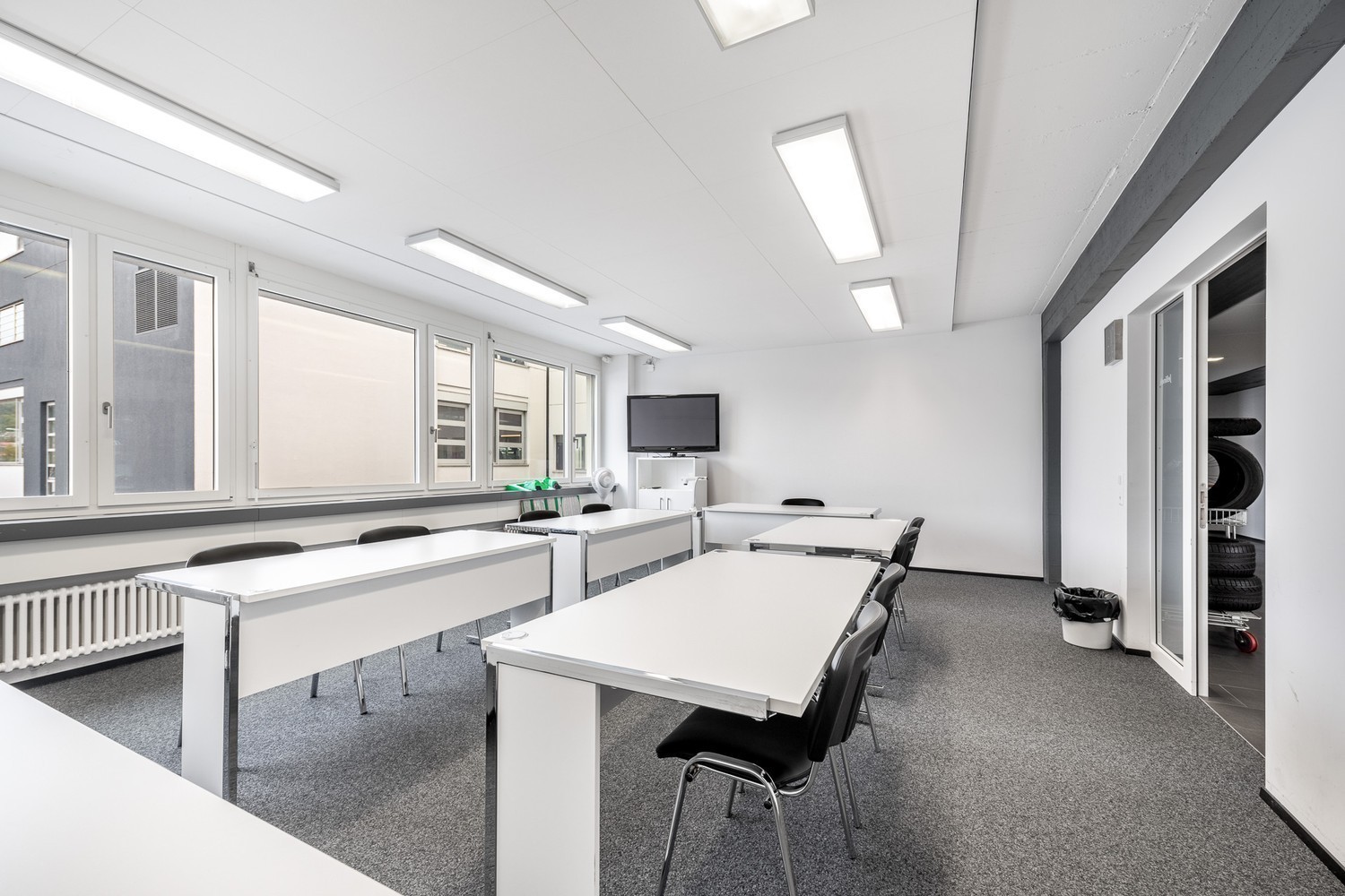 350m² office