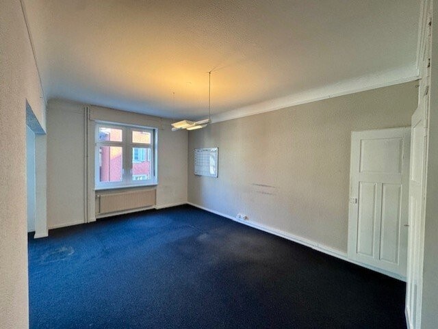 130m² office