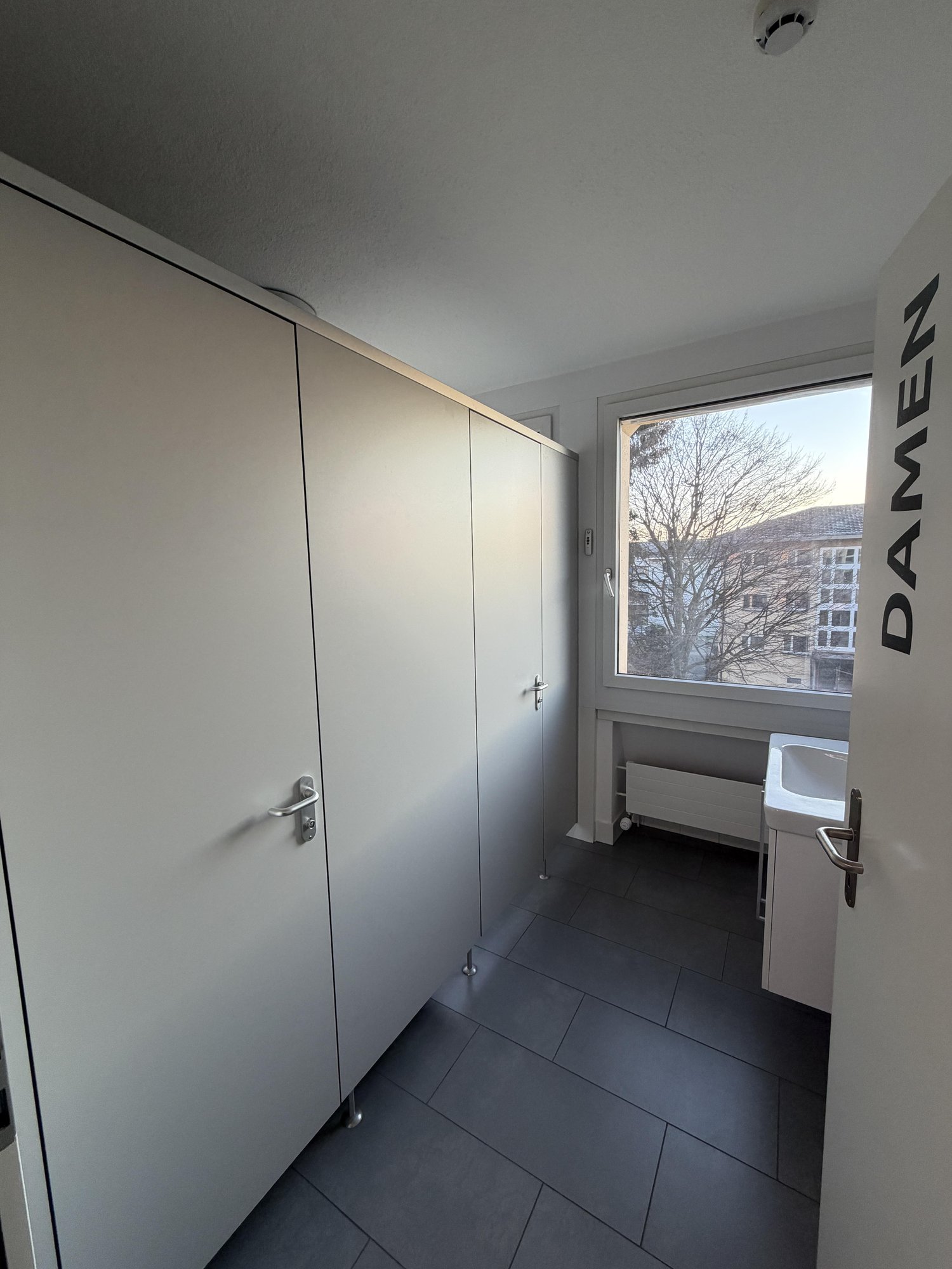 236m² office