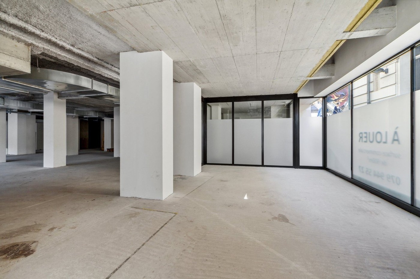 909m² Laden, Foto 7 von 10