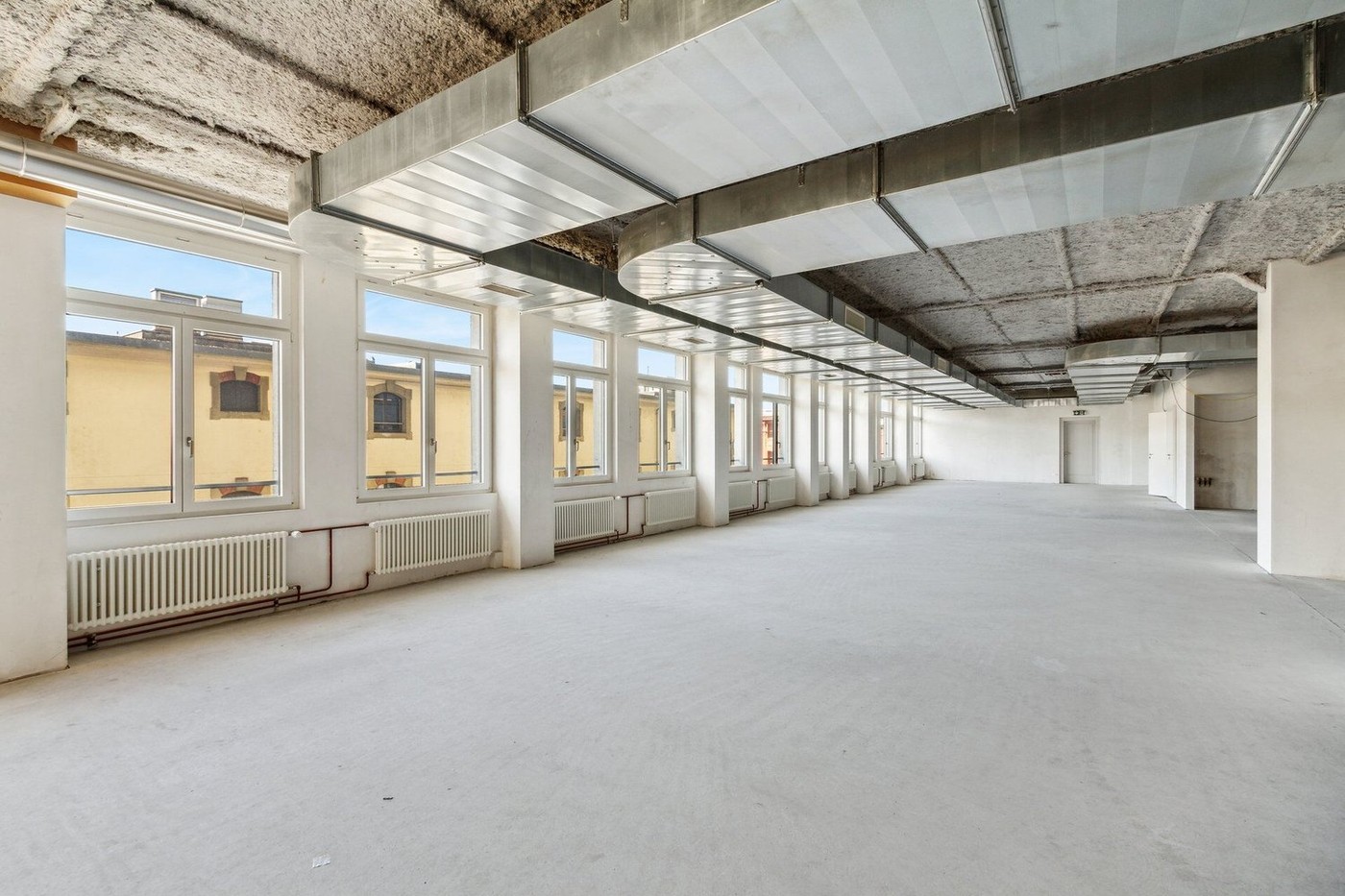 909m² Laden, Foto 3 von 10