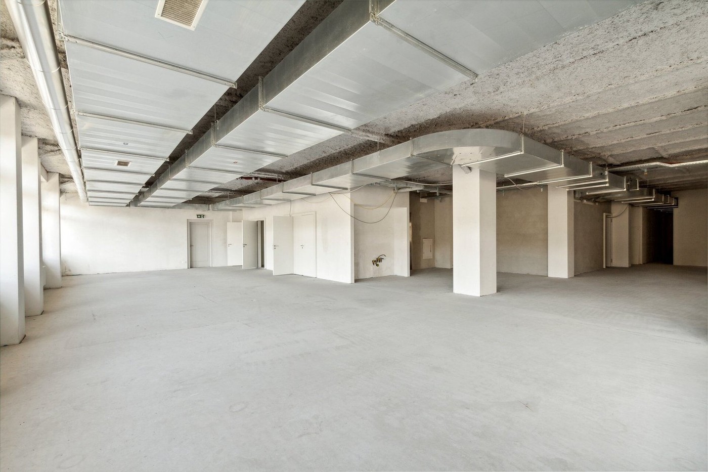 909m² Laden, Foto 6 von 10