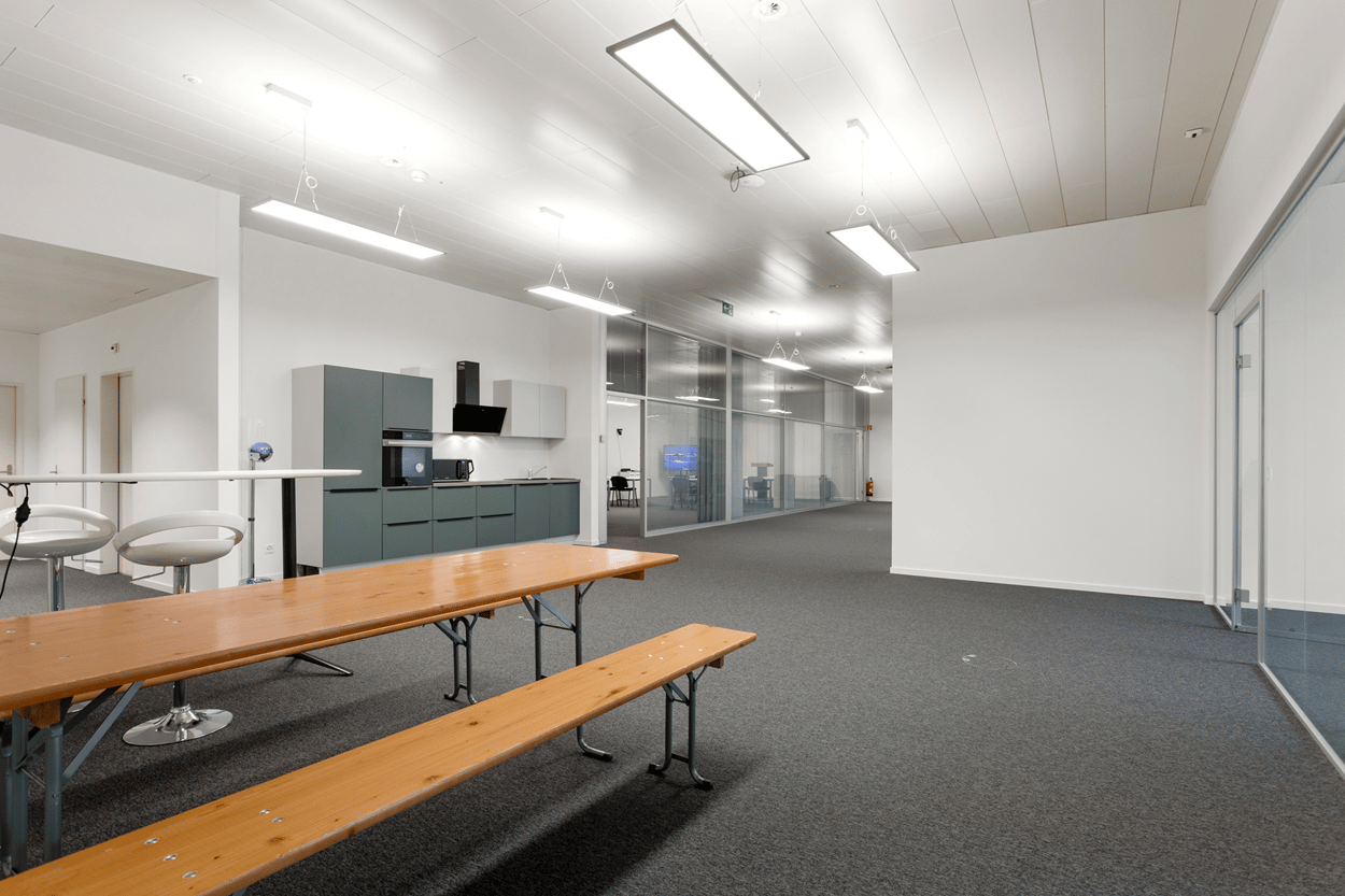 1185m² office