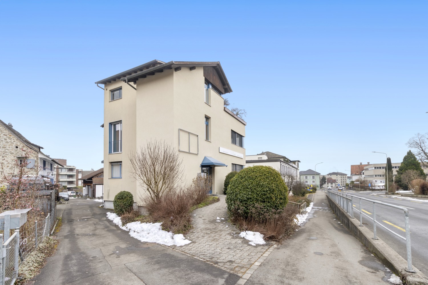 146m² office