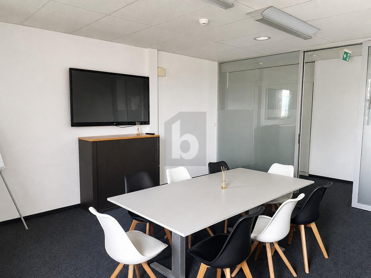 122m² Büro, Foto 1 von 4