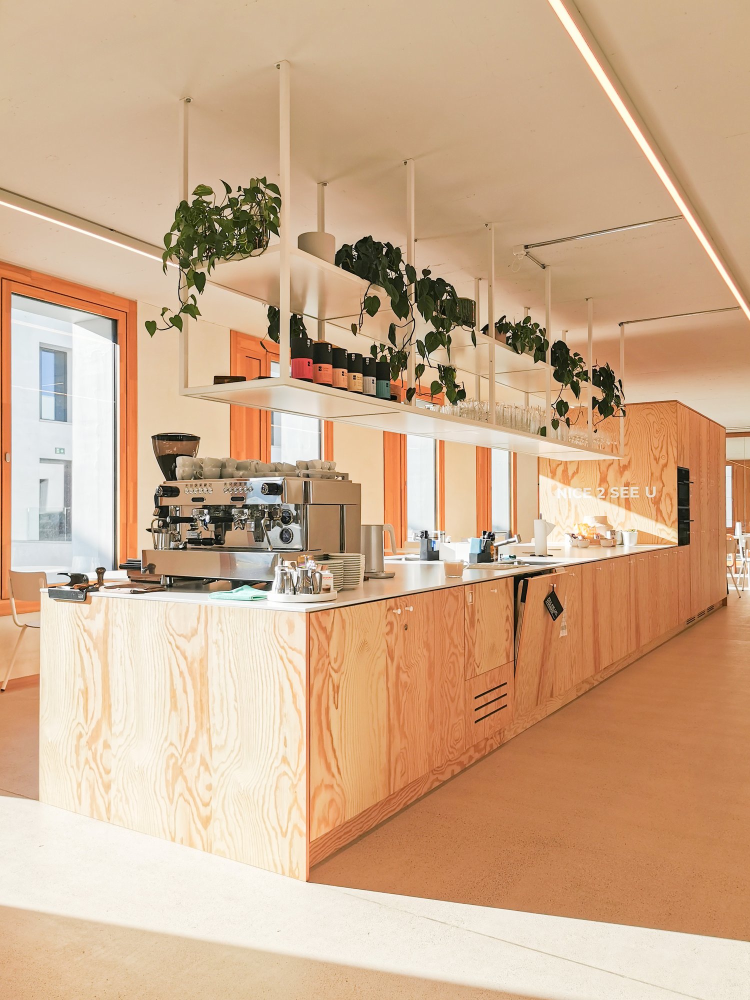 300m² office