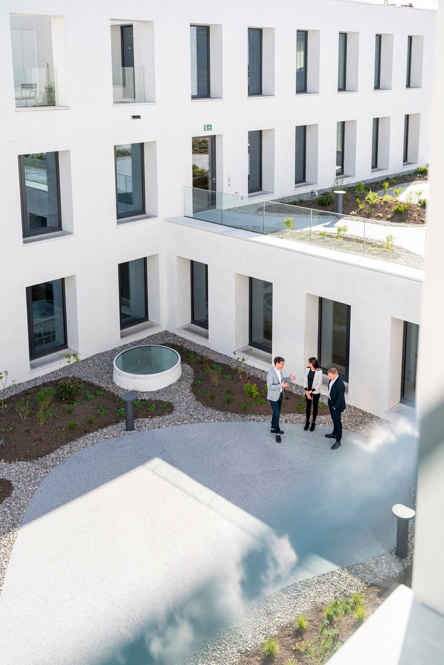 300m² office
