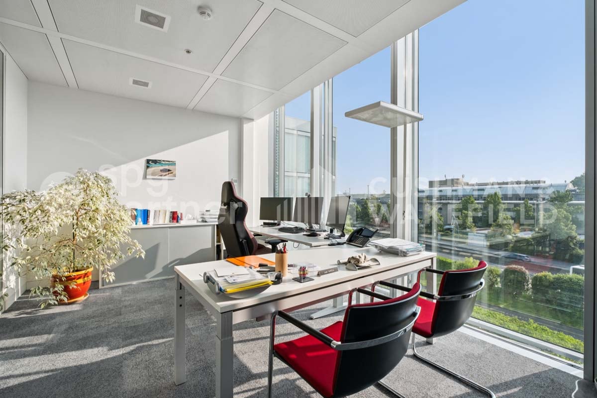 490m² Büro, Foto 7 von 8