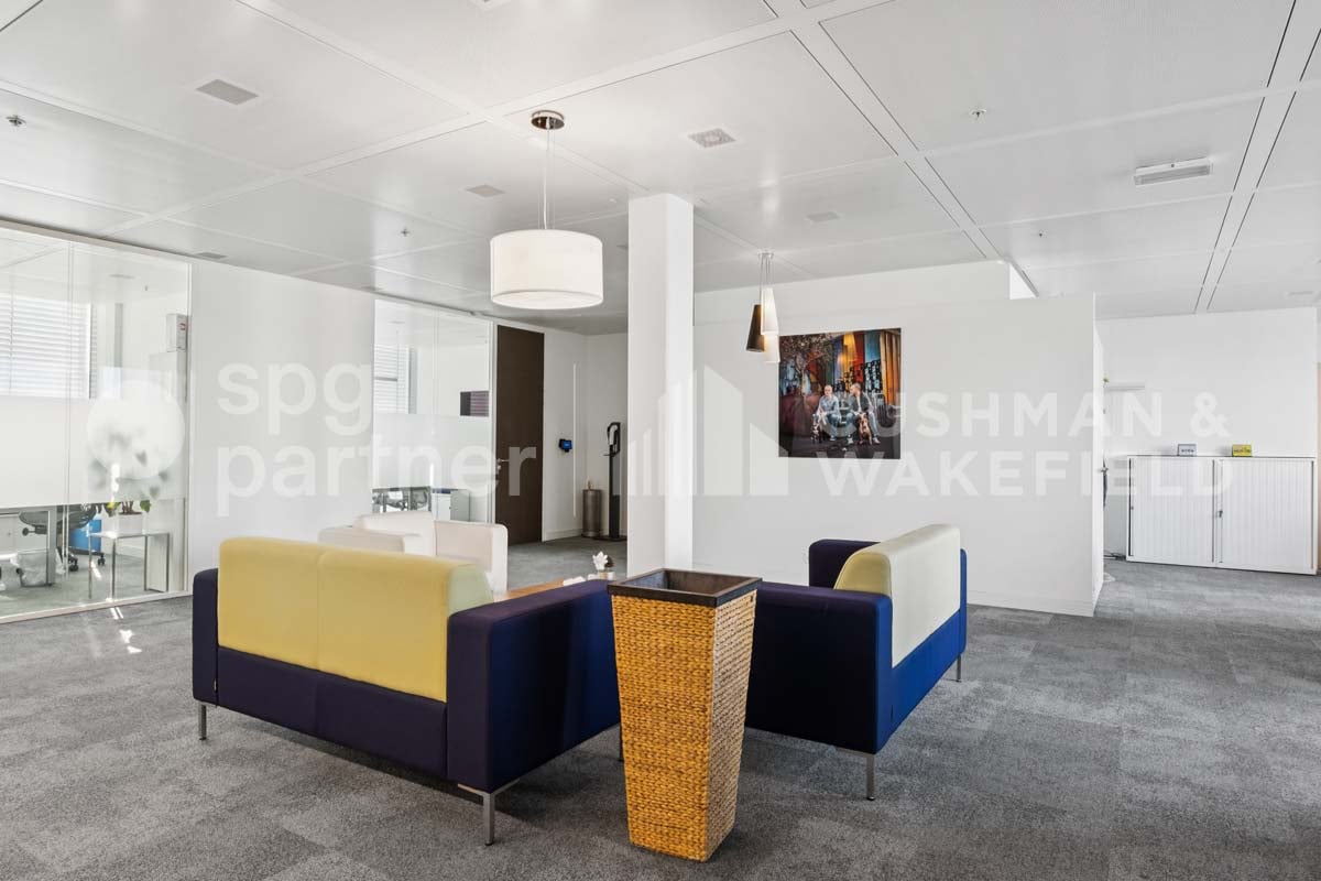 490m² Büro, Foto 6 von 8