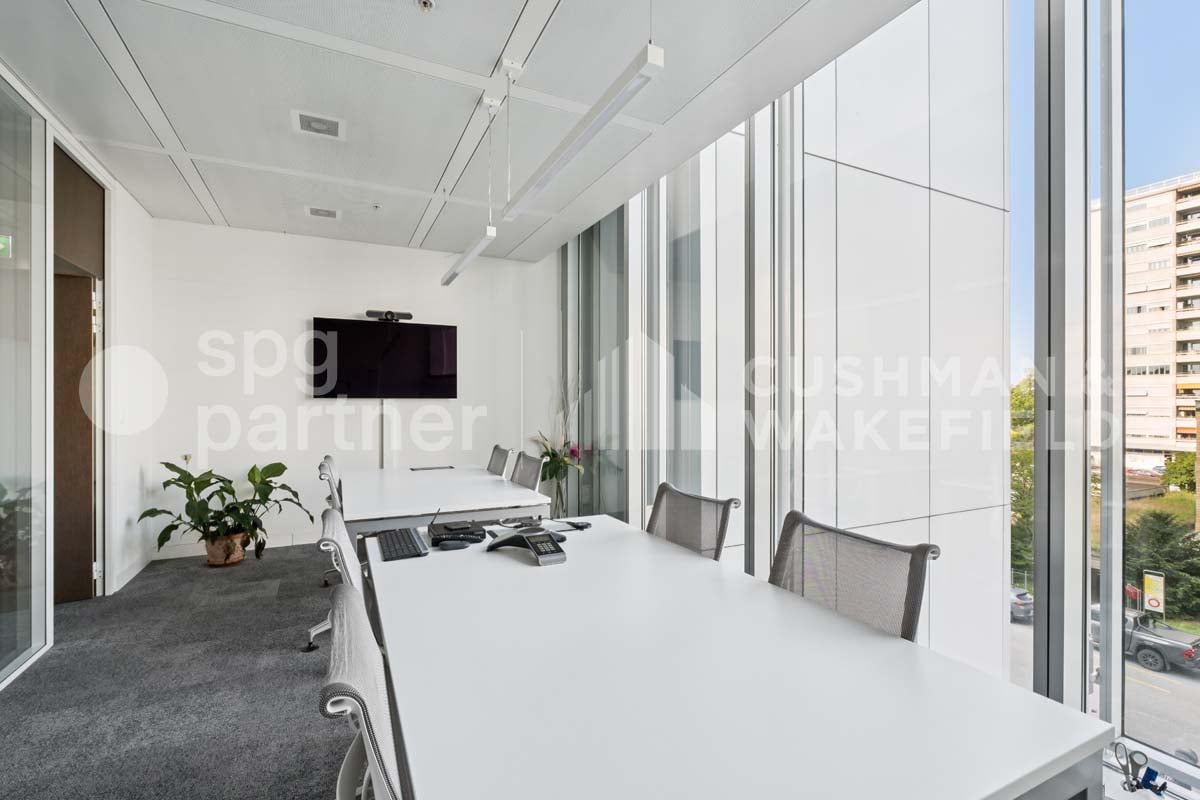 490m² Büro, Foto 2 von 8