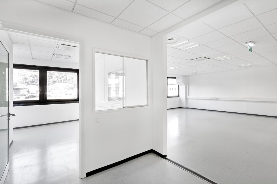188m² office